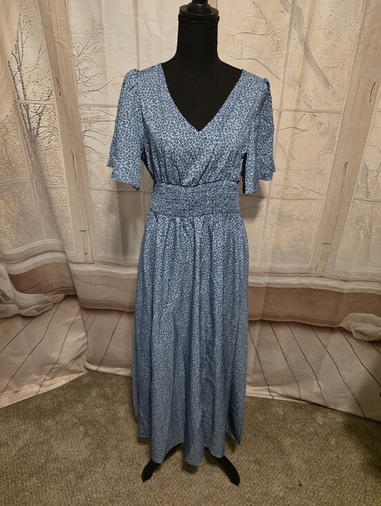 Kohl's Dresses & Skirts - Smocked Waist Blue Floral Maxi Dress